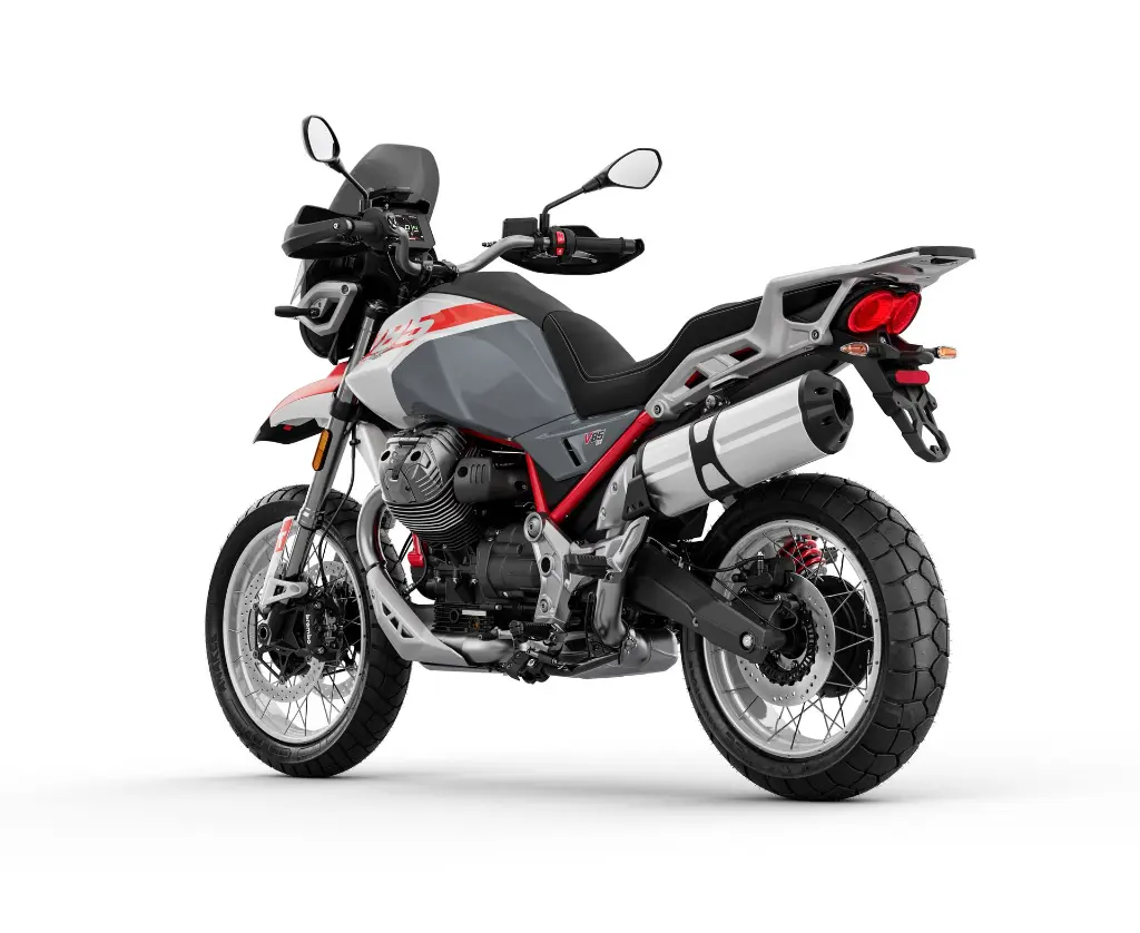 Moto-Guzzi_V85-TT_Grigio Yanar Dag_3-4-post-sx.webp