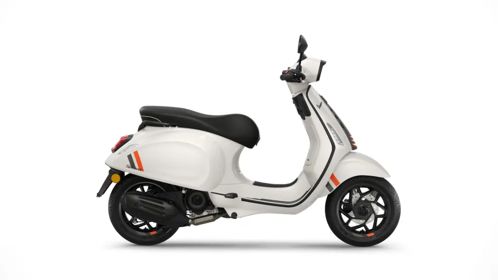Vespa_Sprint_S_50_BiancoInnocente_Lat-DX-1100x619.webp