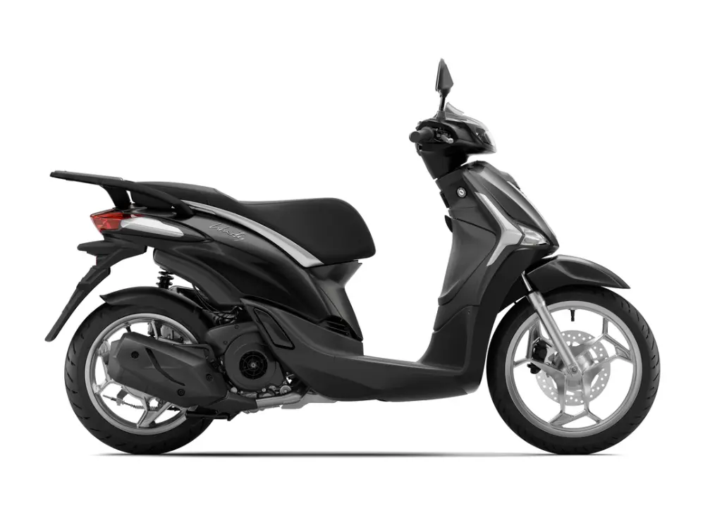 Piaggio_Liberty_125_Nero-Abisso_Lat-dx-1100x786.webp