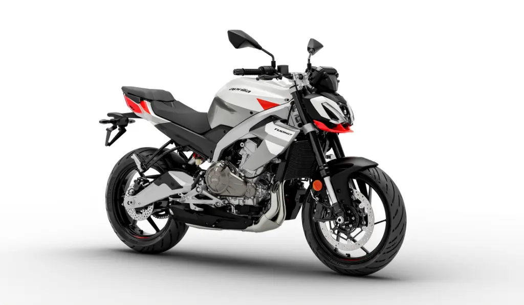 Aprilia_Tuono-457_Puma-Grey_3-4-ant-dx-1100x642.webp