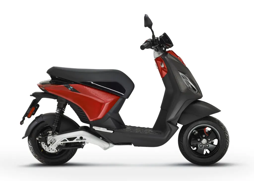 Piaggio_1_Flamemix_LatDX_bianco-1100x786.webp