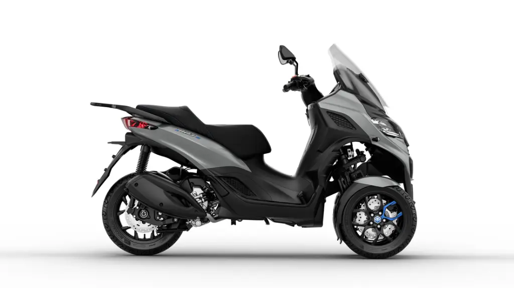 Piaggio_MP3-310-Sport_Grigio-Mercurio_Lat-dx-1100x618.webp