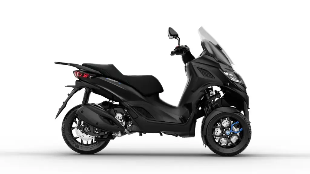 Piaggio_MP3-310-Sport_Nero-Meteora_Lat-dx-1100x618.webp