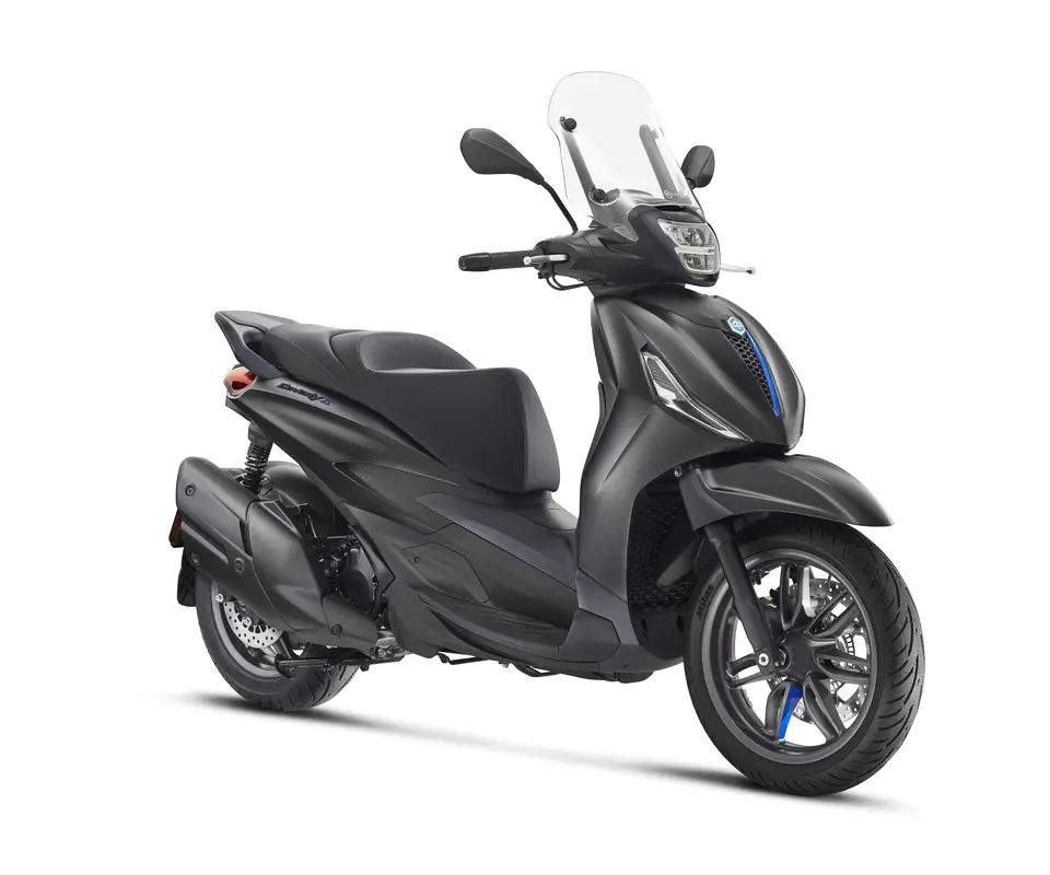 Piaggio_Beverly-S_400_Nero-Meteora_3-4-ant-dx-960x800.webp