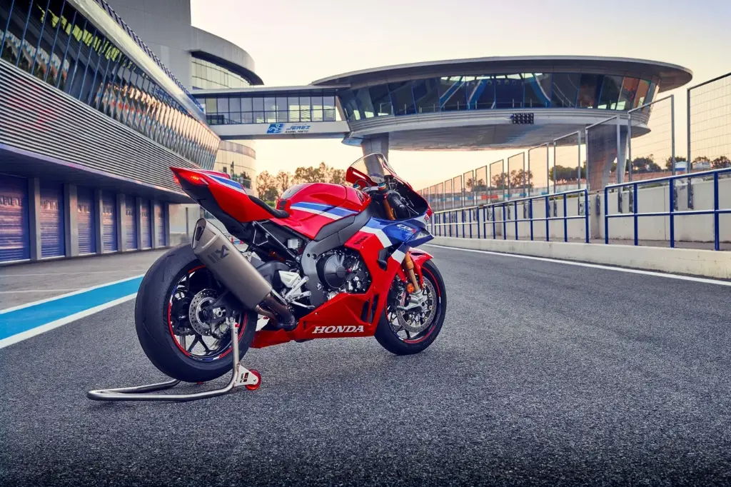 458455_24YM_CBR1000RR-R_FIREBLADE_SP.webp