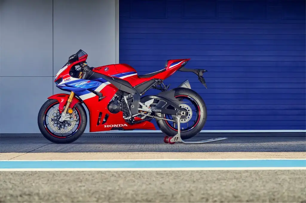 458419_24YM_CBR1000RR-R_FIREBLADE_SP.webp