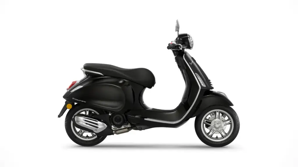 Vespa_Primavera_50_NeroConvinto_Lat-DX-1100x619.webp