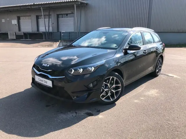 Kia CEED SW 1.5T 140 DCT7 SPIRIT TEC LEDER GD