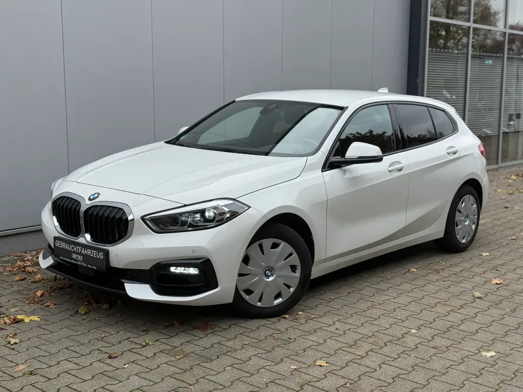 BMW 118i SportLine LED 4,69% Garantie