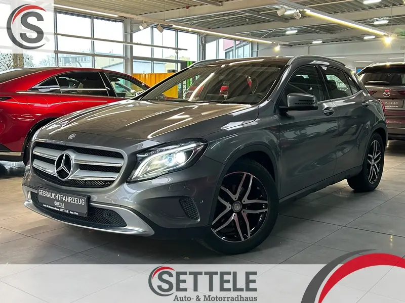 Mercedes-Benz GLA 180 Urban | PANO | BI-XENON | PARK ASSISTENT