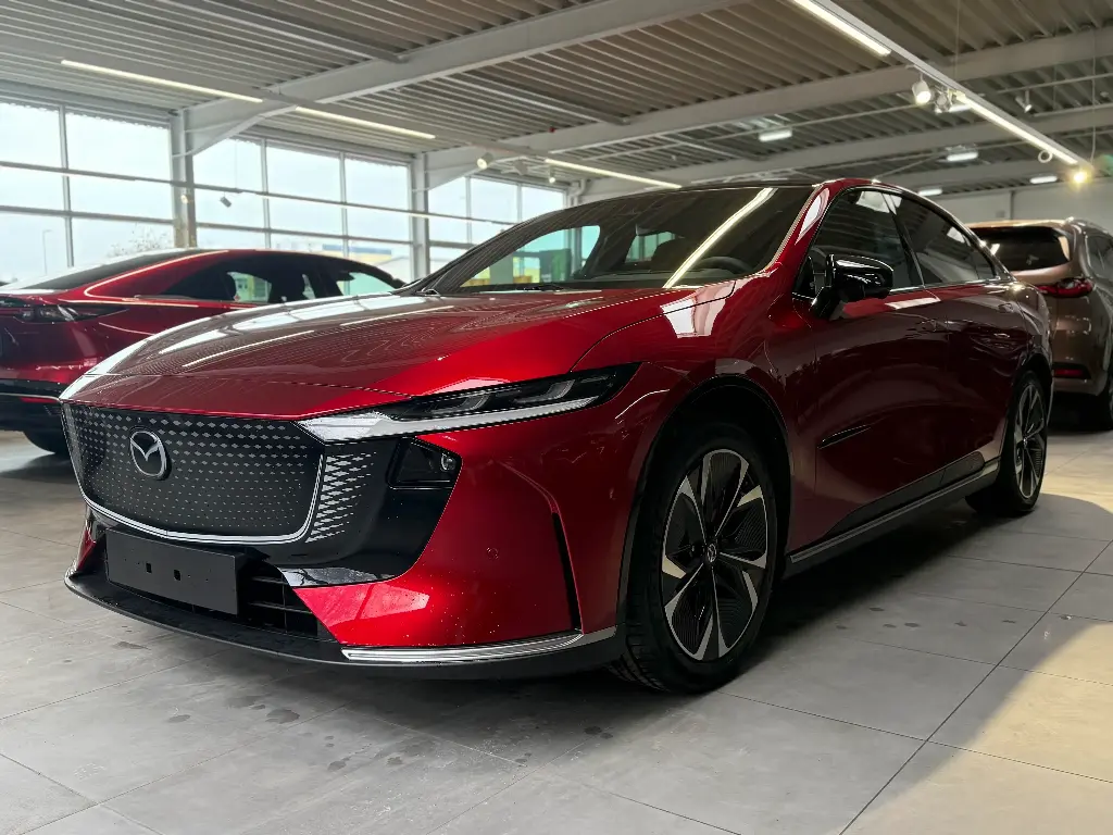 Mazda 6e EV 258ps RWD Takumi Plus Matrix/SHZ+Belüftung 